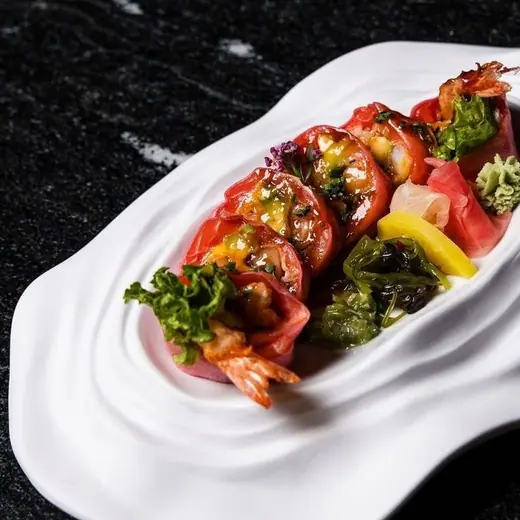Sashimi roll - ebi & losos futomaki roll