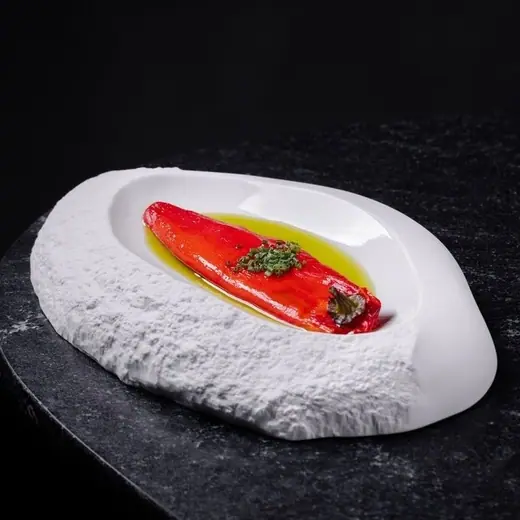 Pieczona papryka Ramiro z puree z fety i ricotty
